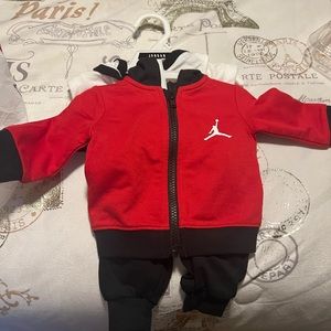 BRAND NEW BABY BOY INFANT/NEWBORN JORDAN TWO PIECE SET !